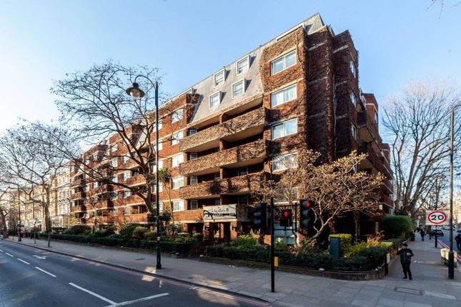 Flat to rent in Cromwell Road, Kensington, London