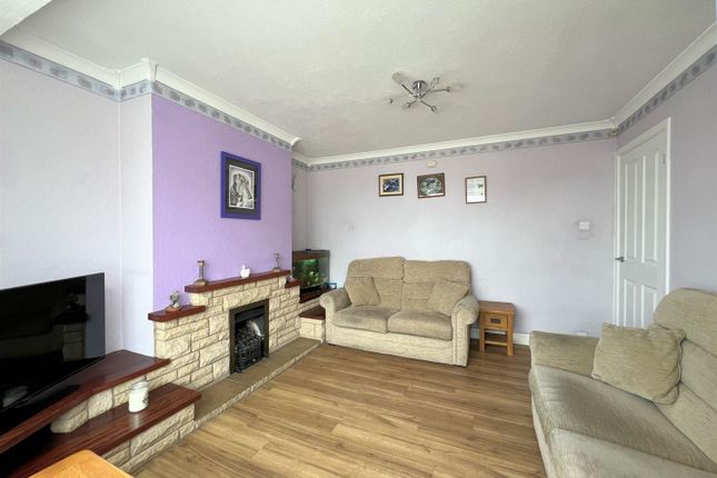 20, Woodford Crescent, Plymouth photo 3