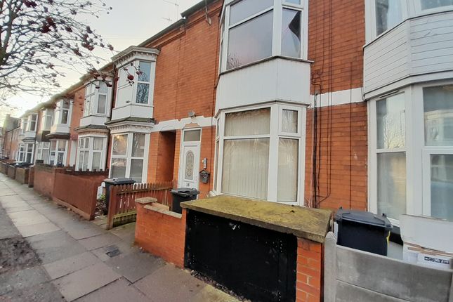 Flat to rent in Barclay Street, West End, Leicester