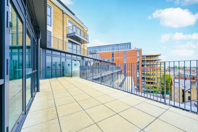 Flat for sale in Royal Exchange, Kingston, Kingston Upon Thames