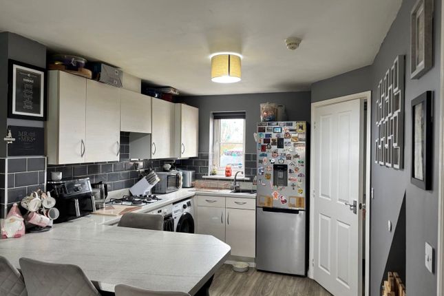 19, Ffordd Y Meillion, Llanelli photo 2
