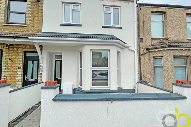 Terraced house to rent in Chadwell Road, Grays