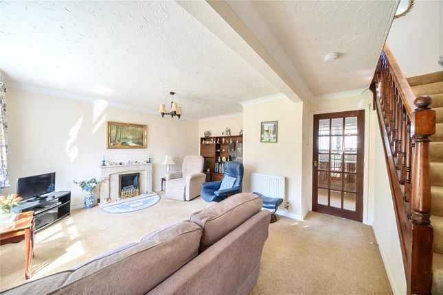 9, Henning Way, Sherborne photo 2