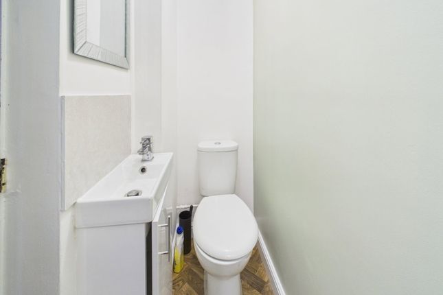 31, Dalby Avenue, Leicester photo 4