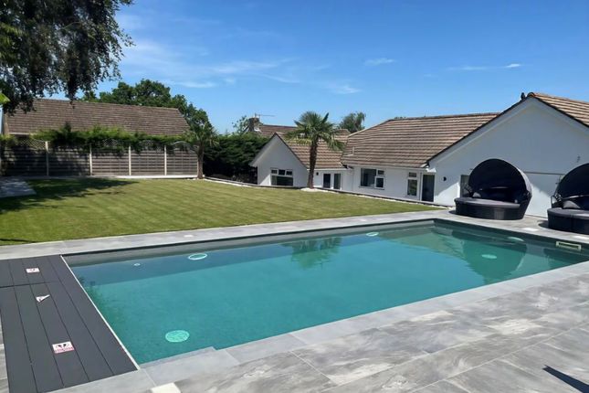 4-bed detached on 3, Frost Hill, Bristol, £500,000
