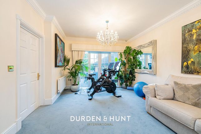 31, Regents Drive, Woodford Green photo 3