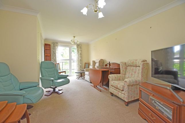 12 Clarks Court, High Street, Cullompton photo 3