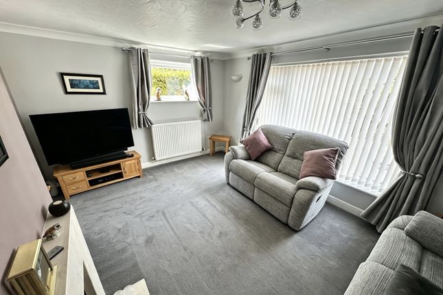 16, Hillgrove Ave, Yeovil photo 4