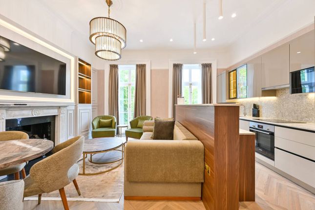 Flat to rent in Royal Crescent, Holland Park, London