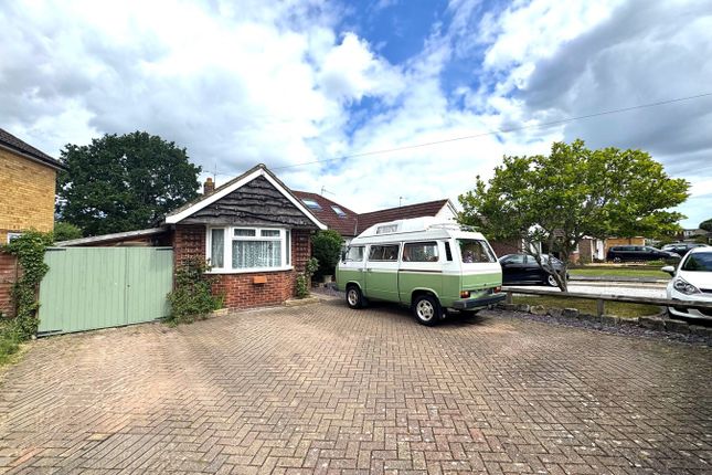 3-bed house on 14, Gumbrells Close, Guildford, £475,000