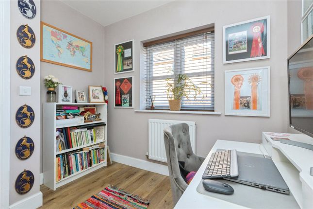 5, Aspen Close, Leicester photo 4