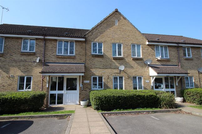 Thumbnail Flat to rent in Buchan Close, Cowley, Uxbridge