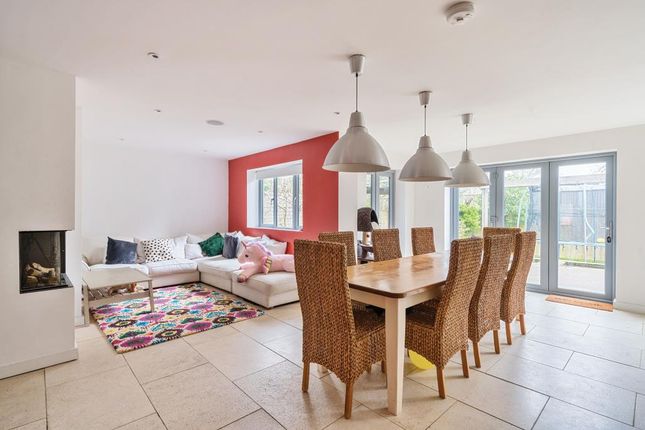 Terraced house for sale in Lakeside, North Oxford