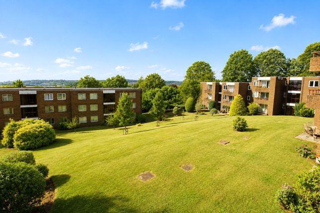 3, Towerleaze,, Knoll Hill, Somerset photo 2