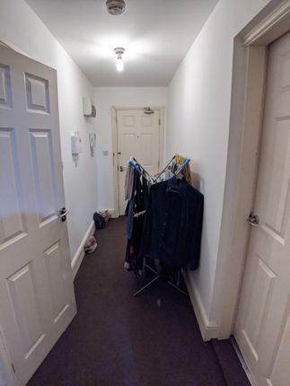 Thumbnail Flat to rent in Hathersage Road, Manchester