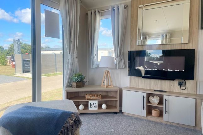 Broadland Sands Holiday Park, Corton photo 2