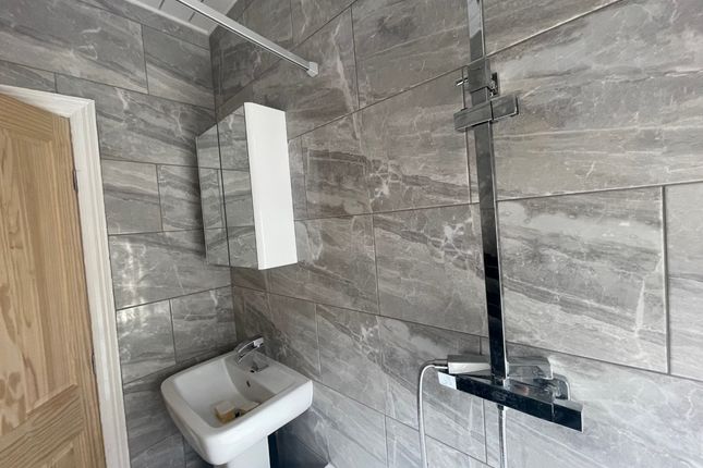 19, ROSEDALE AVENUE, BRADFORD photo 5
