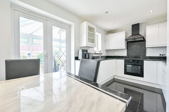 3 Oak Way, Preston photo 3