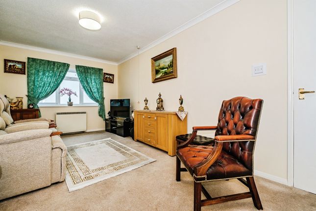 18, Freshbrook Court, Freshbrook Road, Lancing photo 2