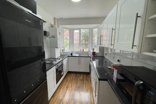 Lampton Avenue, Hounslow photo 2