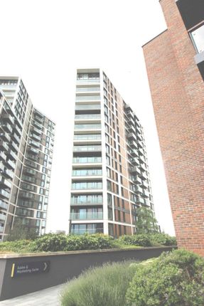 Thumbnail Flat to rent in The Hamptons, Woolwich
