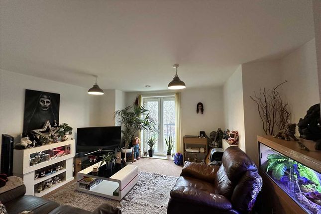 Flat for sale in Pintail Close, Scunthorpe