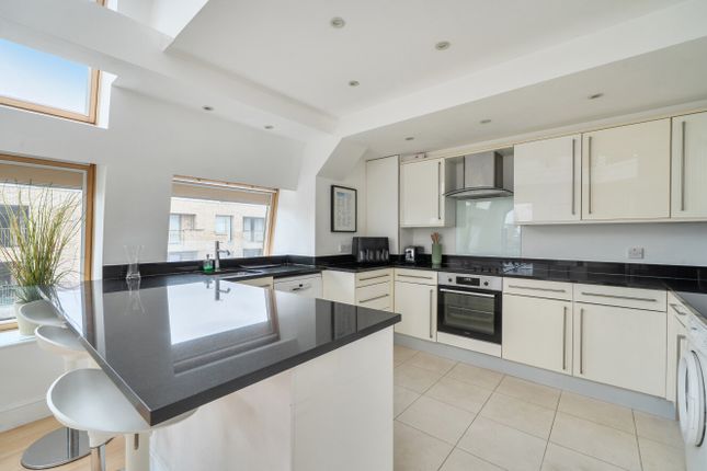 Flat 14, Beckenham Park Heights,, Melfield Gardens, London photo 2