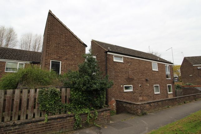 Thumbnail Flat for sale in Selby Court, Scunthorpe