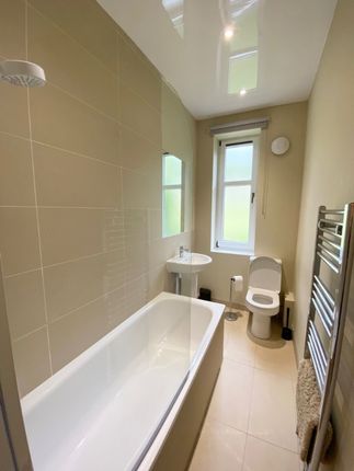 Flat to rent in Abbotsford Place, West End, Dundee