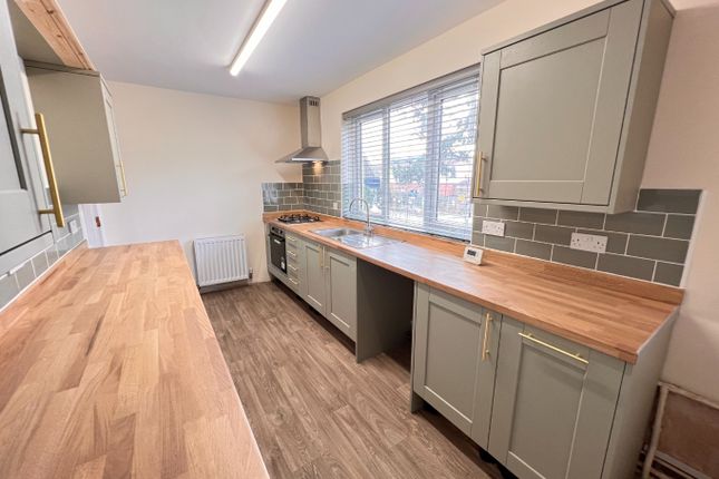 Maisonette to rent in Hitchin Road, Luton