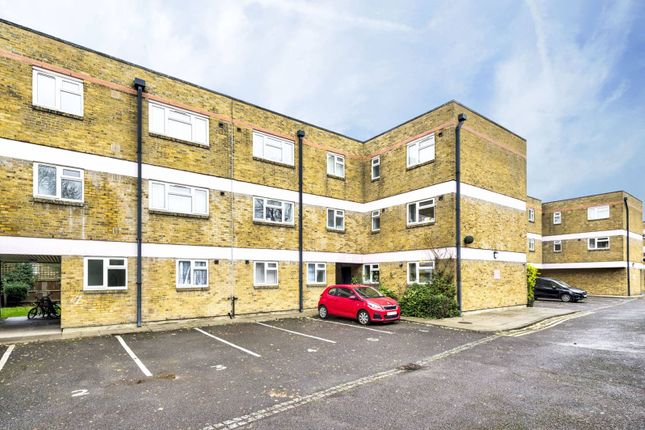 Flat for sale in Romily Court, Fulham, London