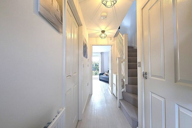 65, Roundwood Avenue, Bradford photo 4