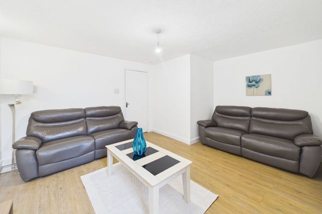 30 Bute Street, Coatbridge photo 4