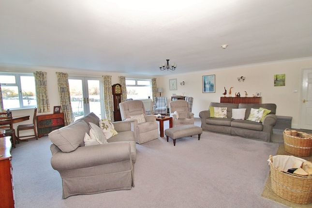 9, Green Lane, North Leigh photo 2