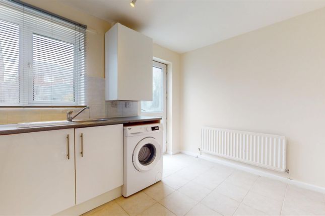20, Perracombe, Milton Keynes photo 3
