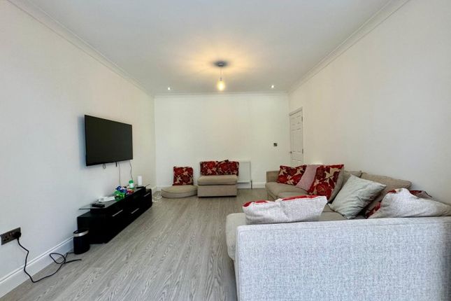 38, Wycombe Road, London photo 3