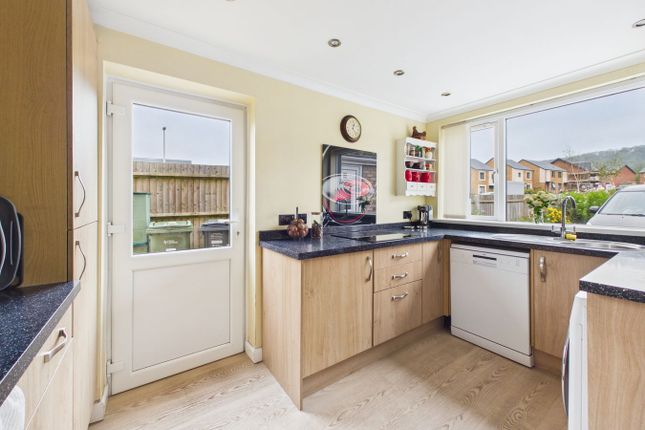 39, Woodside Avenue, Weston-Super-Mare photo 4