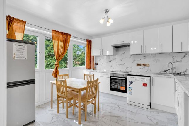240 Arabella Drive, London photo 2