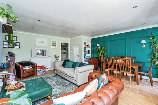 11, Bracken Close, Southampton photo 4