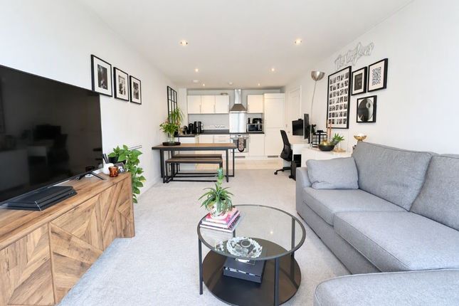Durnsford Road, London photo 3