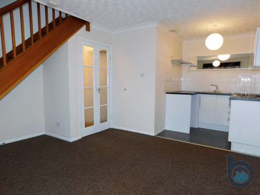 End terrace house to rent in Paulsgrove, Peterborough