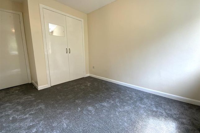 Flat to rent in Tulligarth Park, Alloa