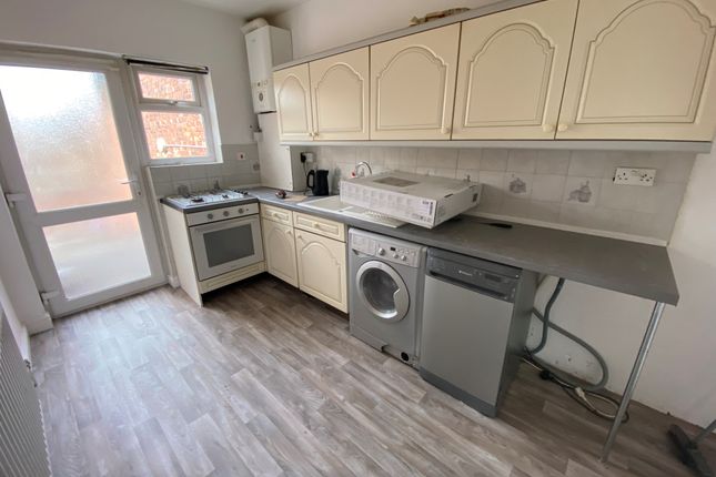 First floor flat, 6, Silver Street, Whitwick photo 3