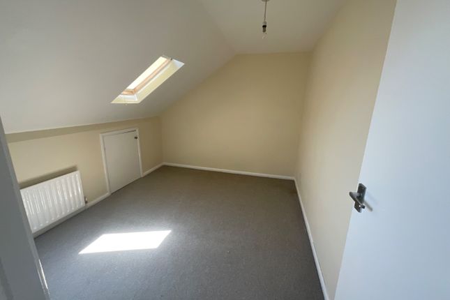 57, Wingrove Gardens, Newcastle upon Tyne photo 3