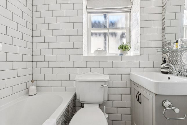 Flat A, 65, Wimbledon Park Road, London photo 2
