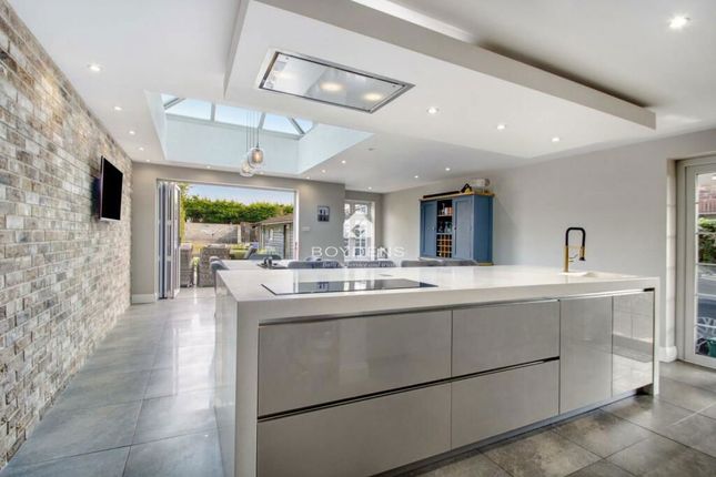 5-bed house on 129, London Road, Marks Tey, £550,000