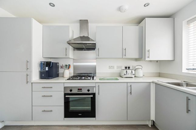4, Charlie Drive, Chichester photo 3