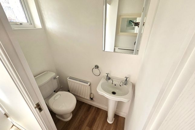 Riverstone Way, Northampton photo 5