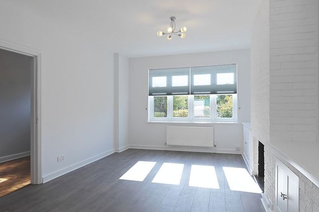 Terraced house to rent in Toynbee Road, London
