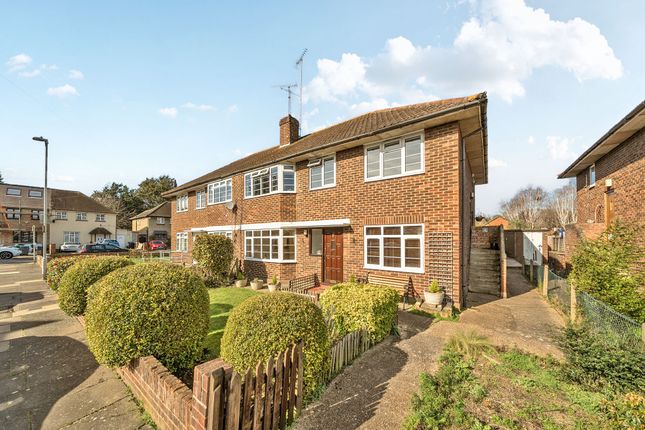 2-bed flat on 3 Wilmer Close, Kingston Upon Thames, £450,000